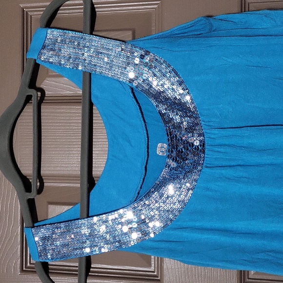 Dress - Picture 6 of 8